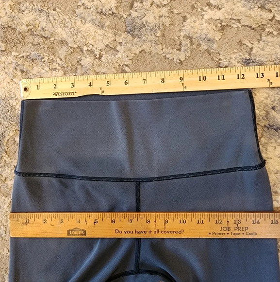 Lululemon Blue Align Crop. Women's size 8. - Picture 13 of 15